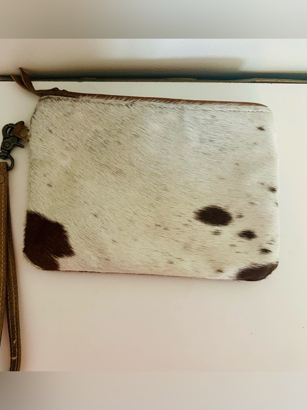 Bhrayna Bags Cowhide Leather Wristlet – Brown & White